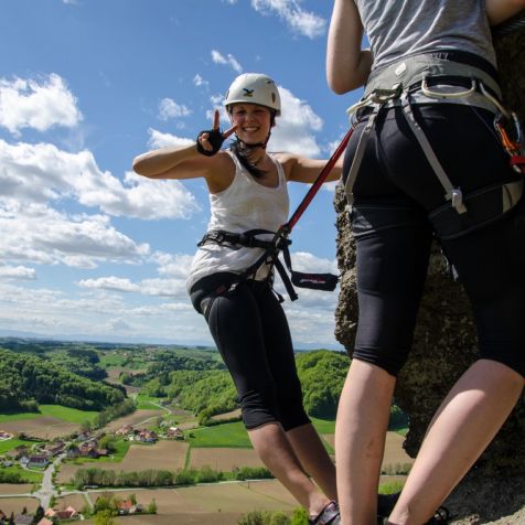 Hoch über dem Vulkanland - der Leopold Klettersteig in Riegersburg 
- 
Naturbursch Training Riegersburg - Teamtraining, Kletterkurse, Hochseilgarten
