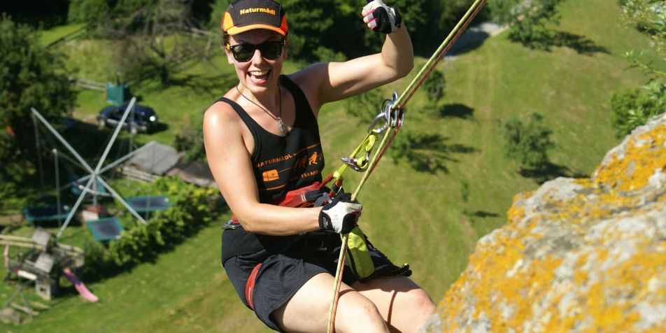 Abseil-Challenge Nordwand Riegersburg 
- 
Naturbursch Training Riegersburg - Teamtraining, Kletterkurse, Hochseilgarten