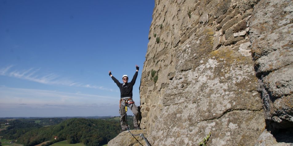 Betriebsausflug zu den Klettersteigen in Riegersburg - ein herausforderndes Teamtraining 
- 
Naturbursch Training Riegersburg - Teamtraining, Kletterkurse, Hochseilgarten